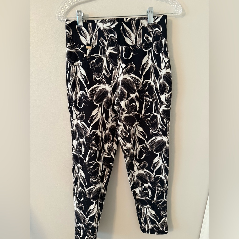 Frank Lyman Black and White Floral Pants - Picture 1 of 4